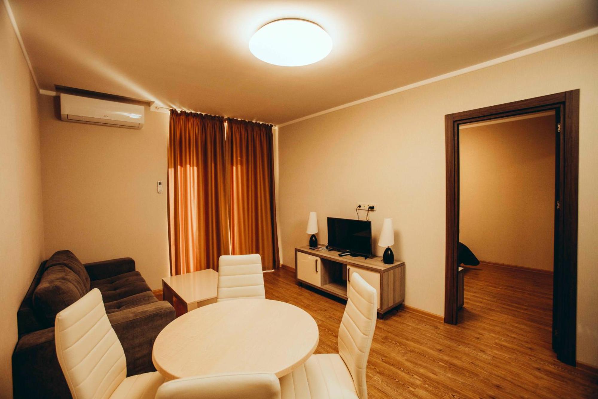 Holiday Lux Tower Batumi Pokój zdjęcie
